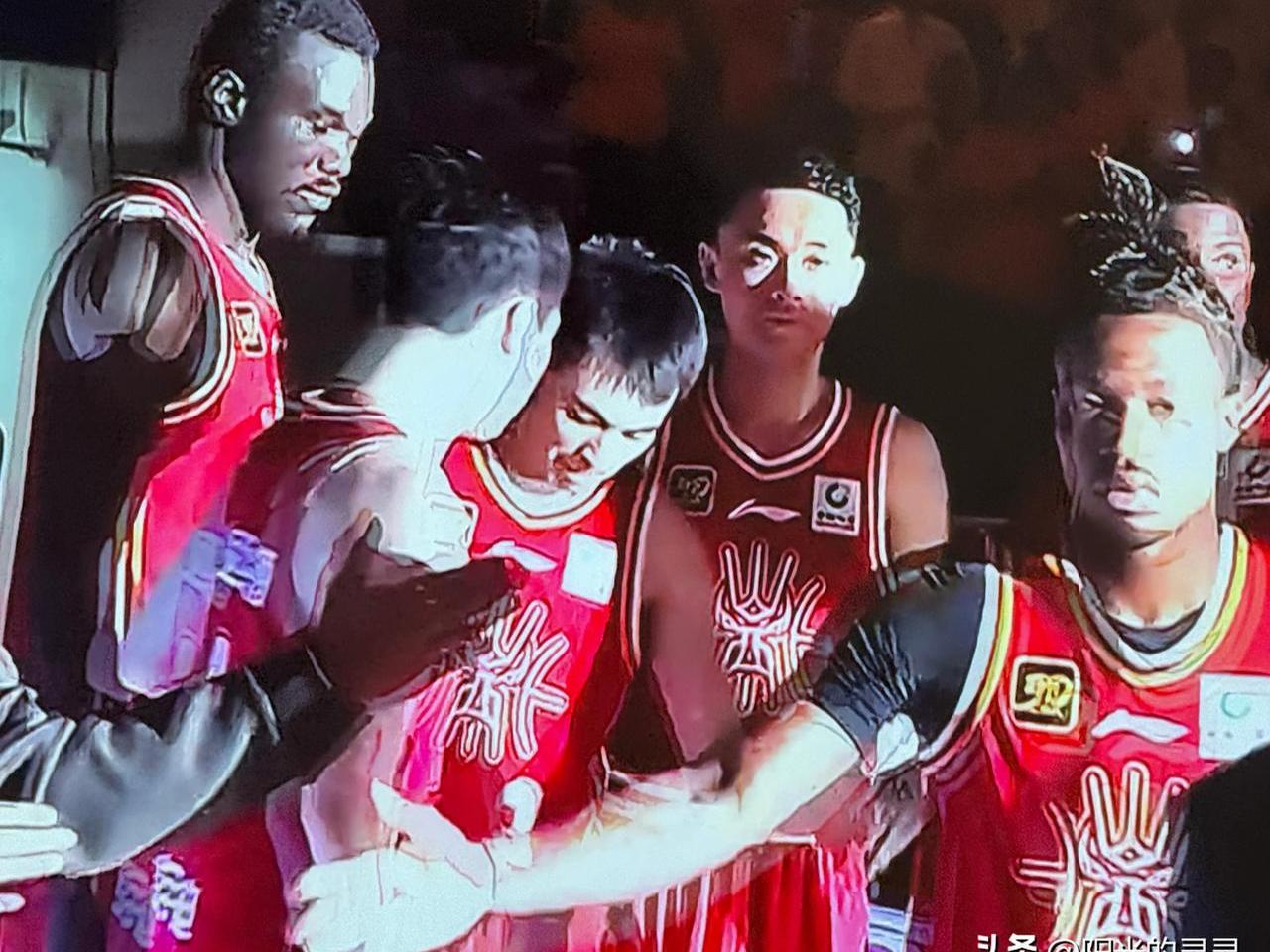 关于各队争夺前两名，风云突变引人注目的信息