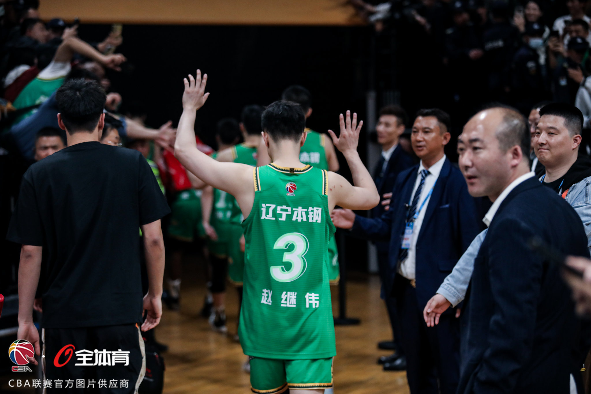 包含赵继伟17分辽宁胜宁波贺希宁38分深圳胜新疆的词条