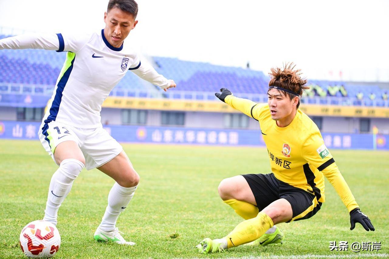 青岛西海岸2-0击败武汉三镇