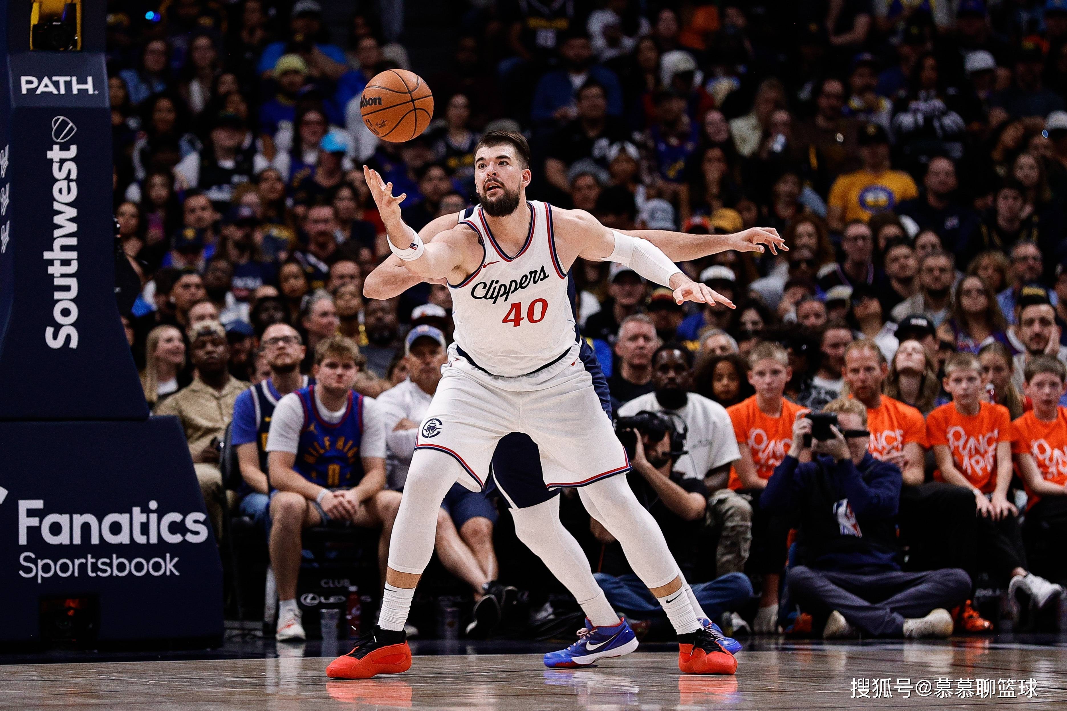 关于詹姆斯考虑换队为何难实现?NBA劳资协议扼杀交易的信息